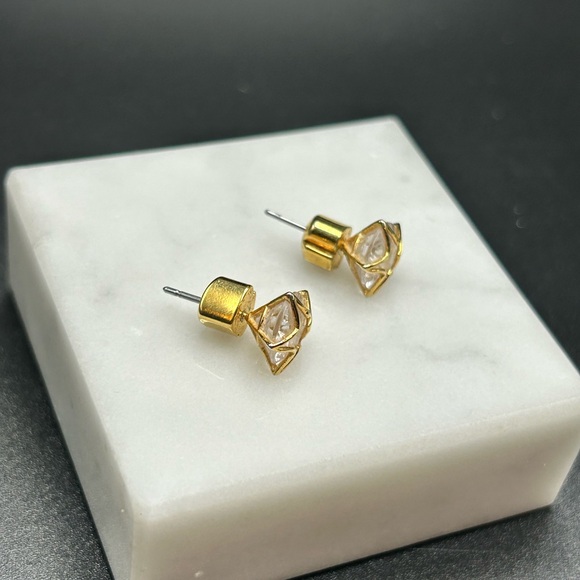Kate Spade Crystal Star Stud Earrings #H17. Gold tone - Picture 3 of 9